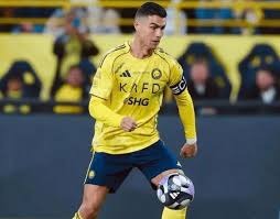 为什么在锦标赛中，中筹码最难打？（锦标赛中，中等筹码为何最难应对？）