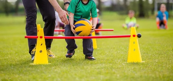 中超三连冠！海港客场1-0英博，加布里埃尔制胜球+进球被吹